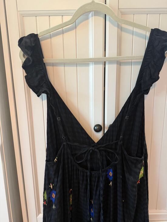 Anthropologie Dresses & Skirts - Anthropologie V-Neck embroidered ruffle sleeve maxi dress XL EUC